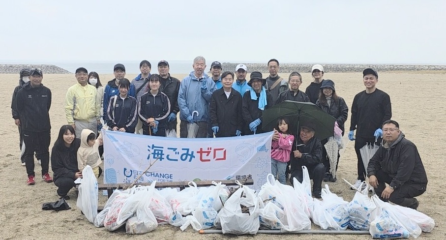 伊予三島ロータリークラブが四国中央市 寒川豊岡海浜公園ふれあいビーチで清掃活動を行いました！